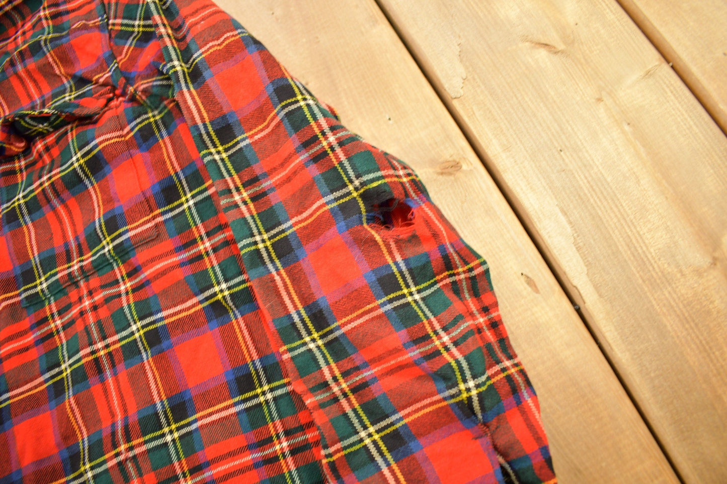 Vintage 1960s Lochan Authentic Tartan Plaid Flannel Button Up Shirt Men's MMen's Medium from propervintagecanada