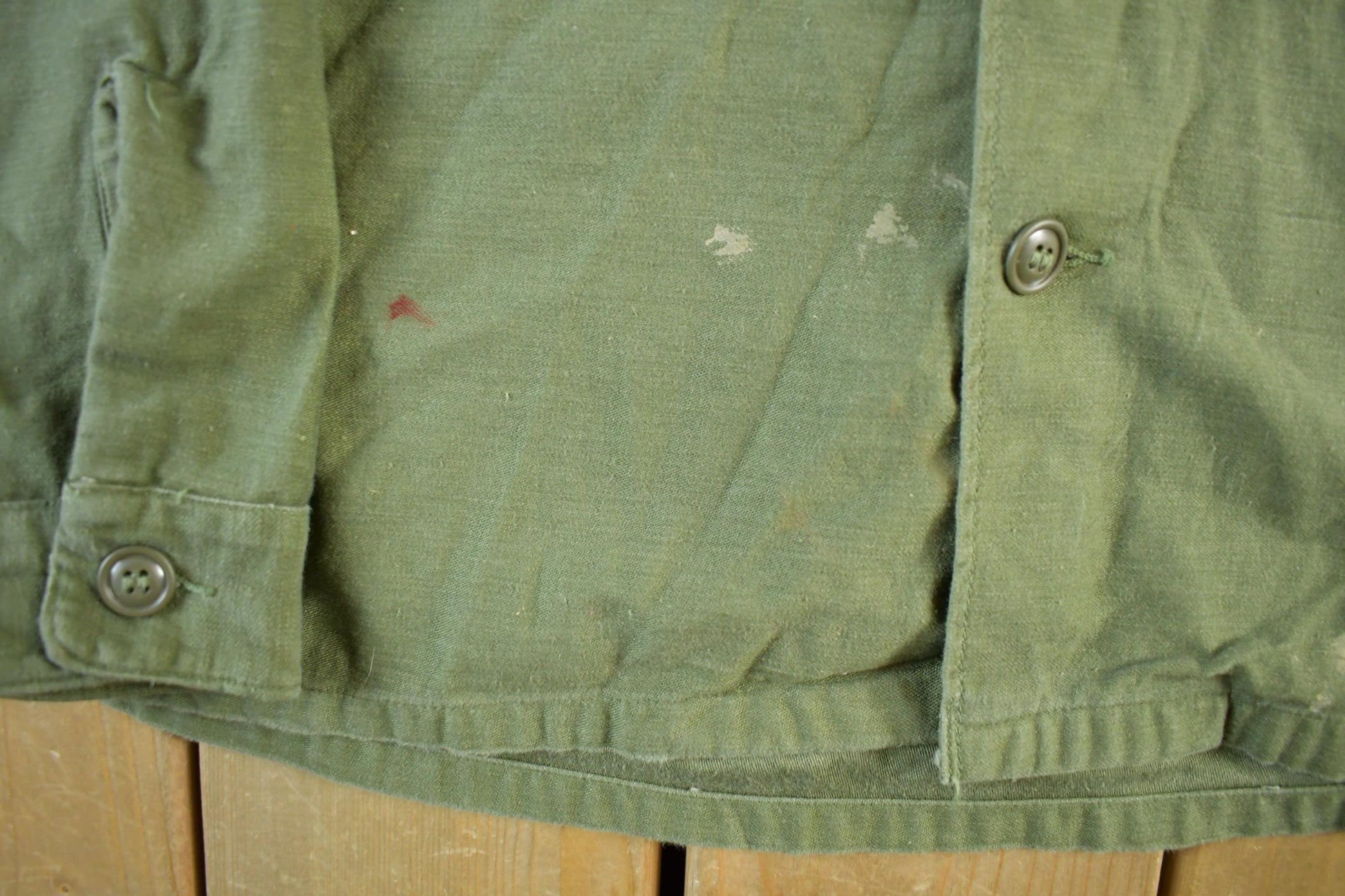 Vintage 1960s OG-107 Military Sateen Shirt Men's Medium from propervintagecanada