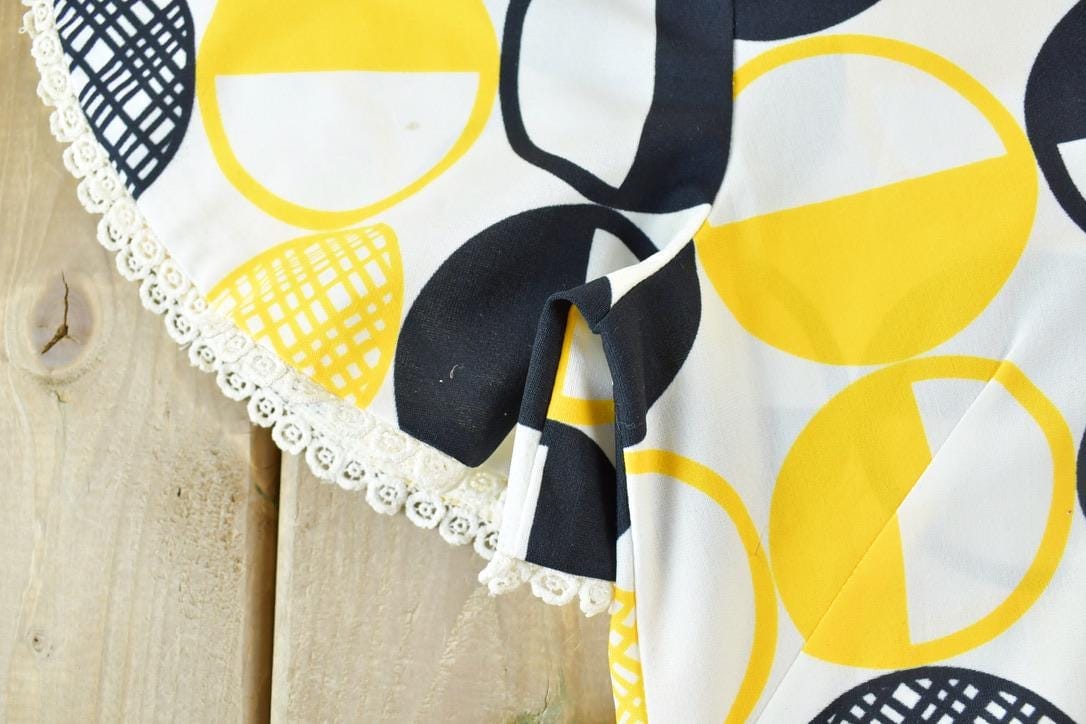 Vintage 1960s Polka Dot Pattern Button Up Shirt / 60sVintage Flannel / Plaid Button Up / Cowboy Shirt / Preppy Button Up from propervintagecanada