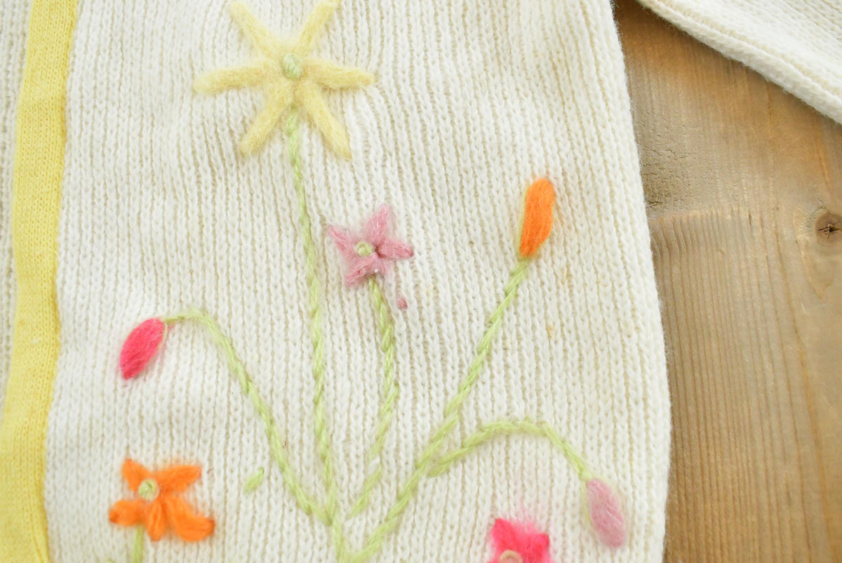 Vintage 1960s Susan Clark Knit Acrylic Flower Cardigan Sweater Women's M from propervintagecanada