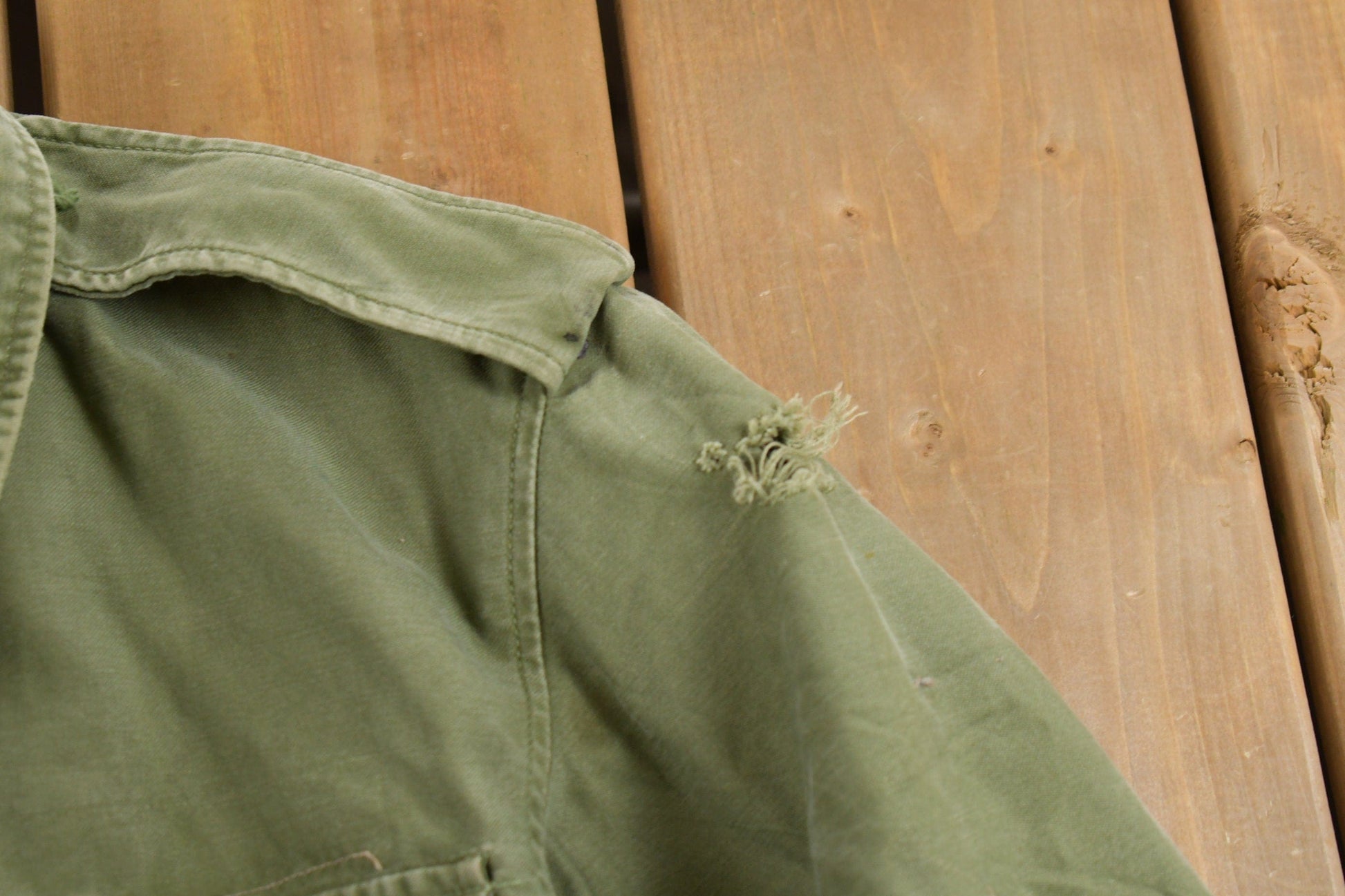 Vintage 1964 Army Military Sateen Field Jacket Men's Small Short from propervintagecanada