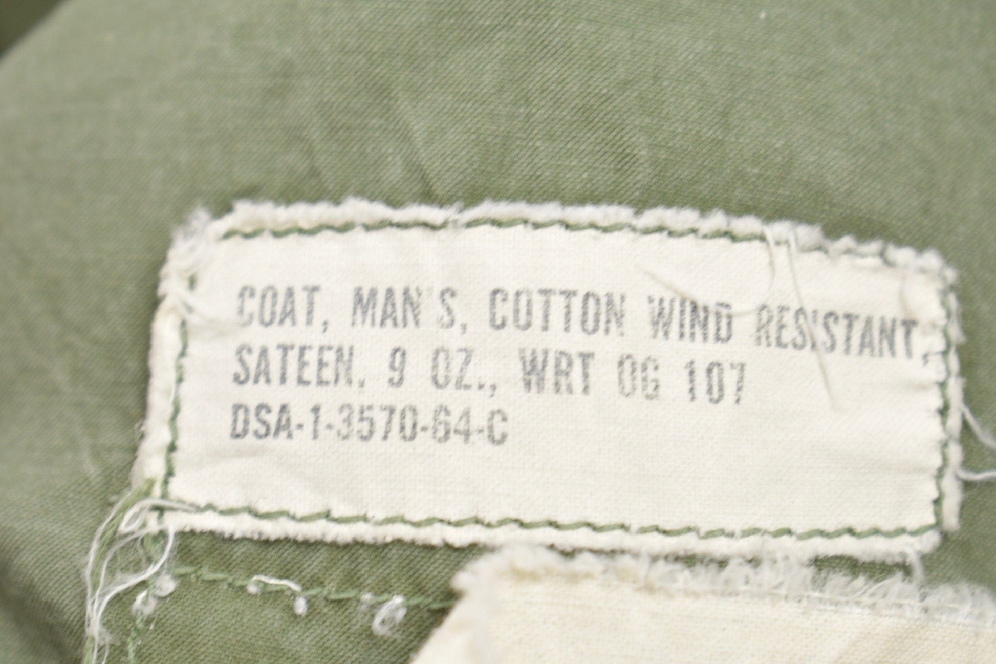 Vintage 1964 Army Military Sateen Field Jacket Men's Small Short from propervintagecanada