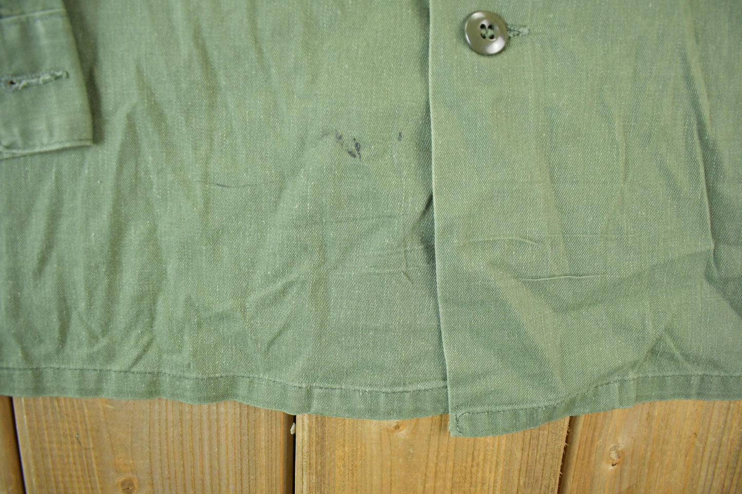 Vintage 1970s 1980s Army OG-107 Military Sateen Shirt Men's Large from propervintagecanada