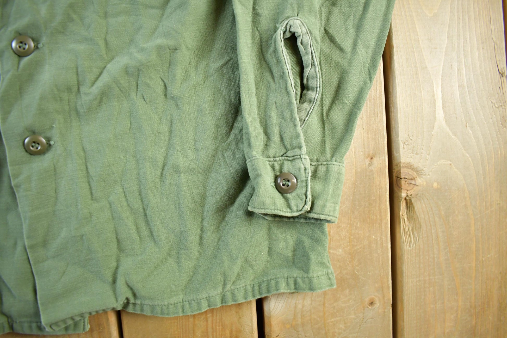 Vintage 1970s 1980s Army OG-107 Military Sateen Shirt Men's Medium from propervintagecanada