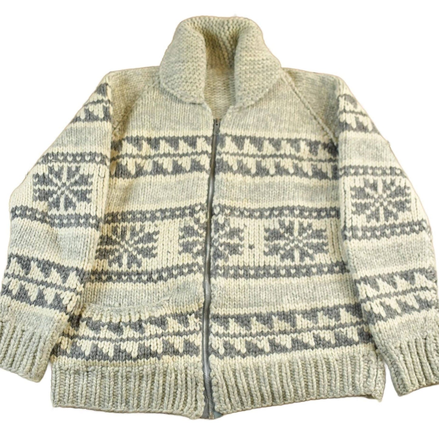 Vintage 1970s 1980s Hand-Knit Cowichan Sweater Men's Medium from propervintagecanada