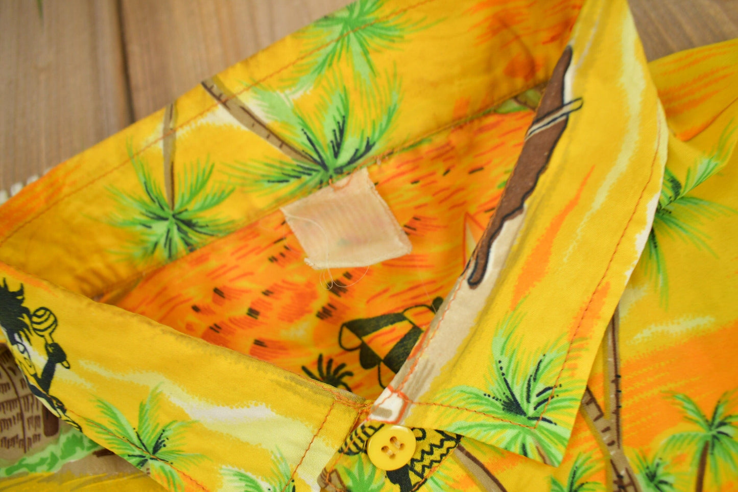 Vintage 1970s All Over Print Caribbean Theme Button Up Shirt Men's XL from propervintagecanada