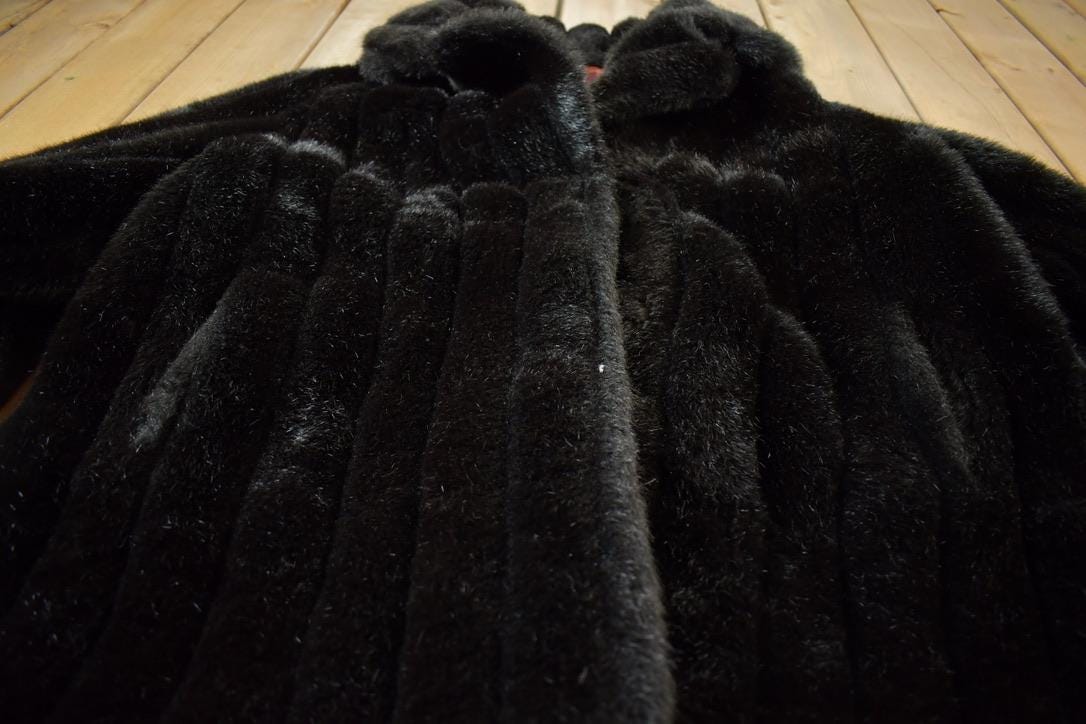 Vintage 1970s Avec Tu Genuine Fabric Fur Coat Women's L from propervintagecanada