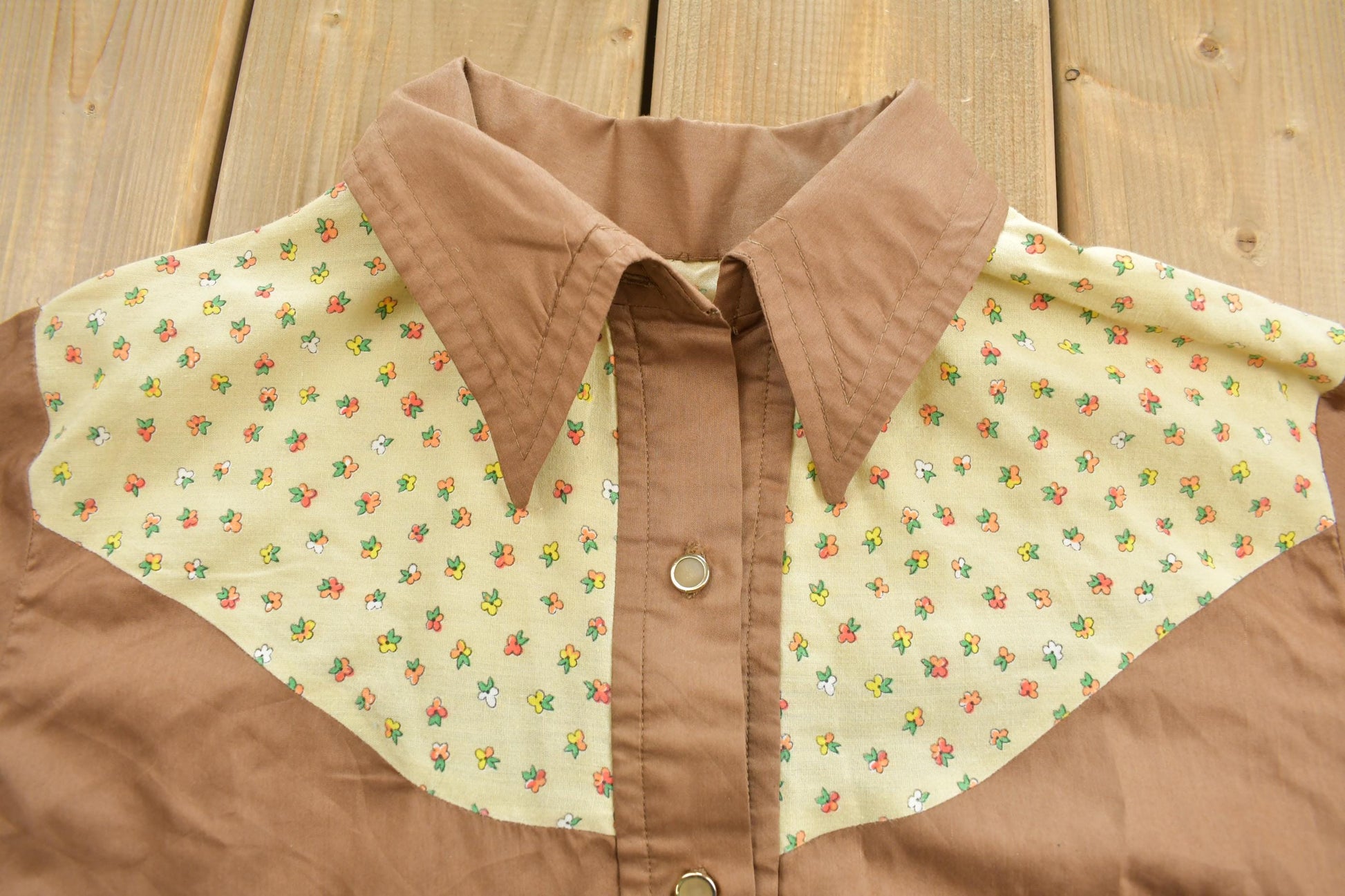 Vintage 1970s Blank Western Style Button Up Shirt Men's Medium from propervintagecanada