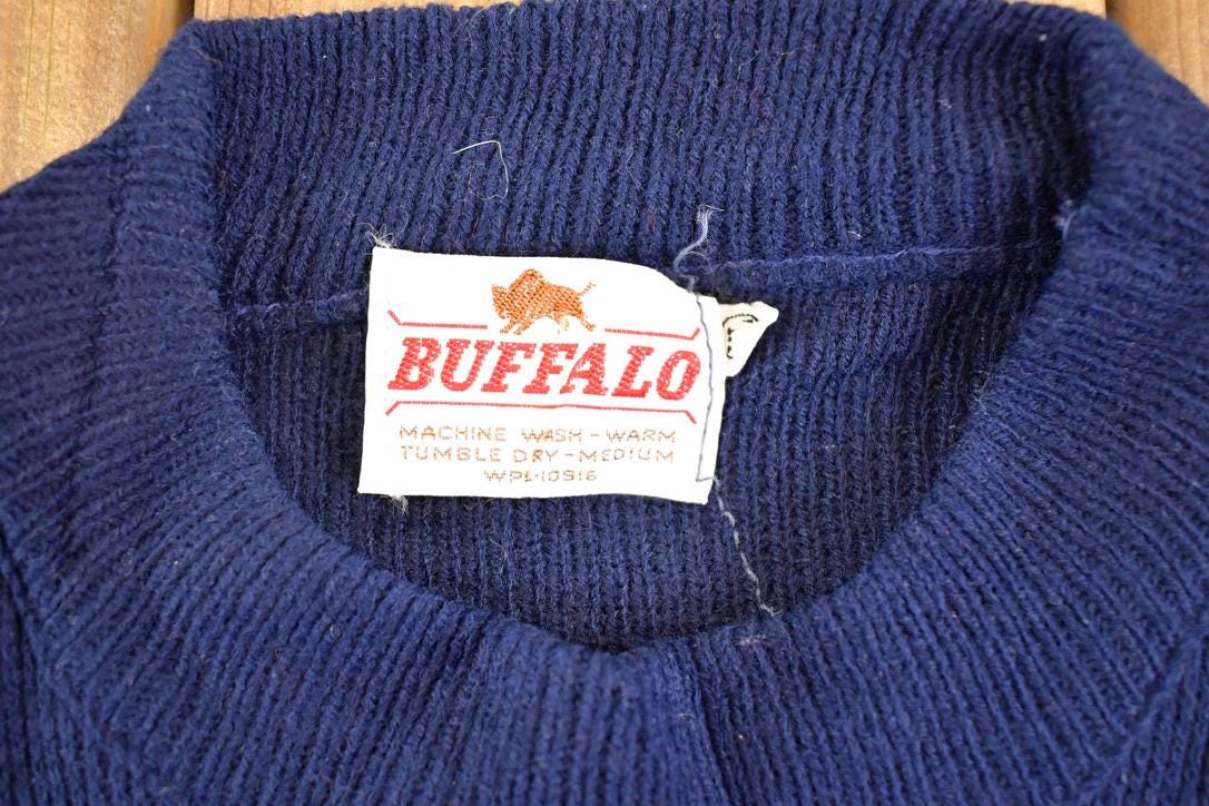 Vintage 1970s Buffalo Snowflake Knit Crewneck Sweater Mens M from propervintagecanada