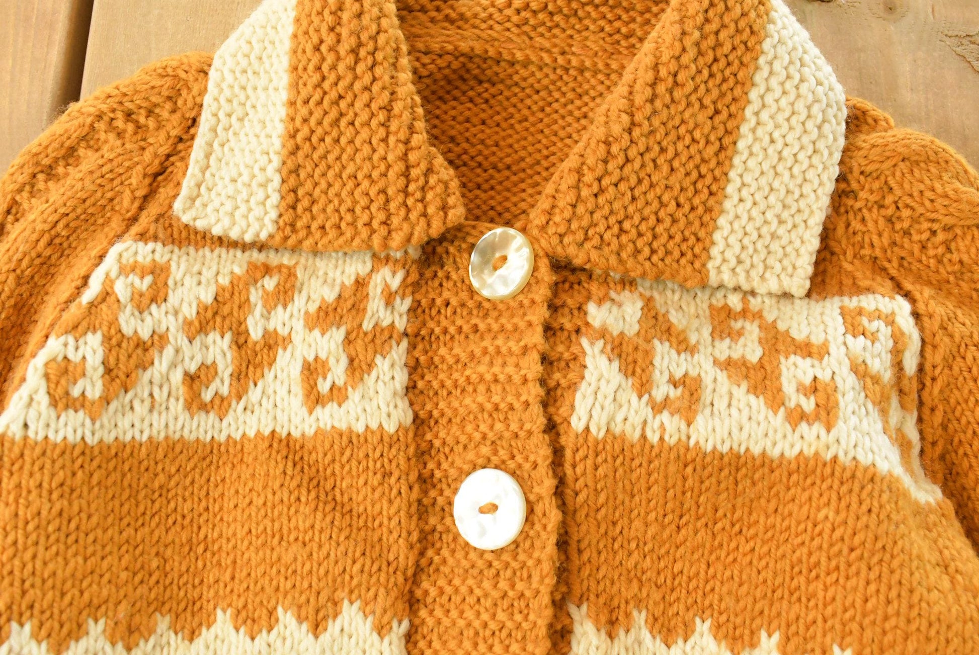 Vintage 1970s Cable Knit Nordic Cardigan Sweater Women's Medium from propervintagecanada