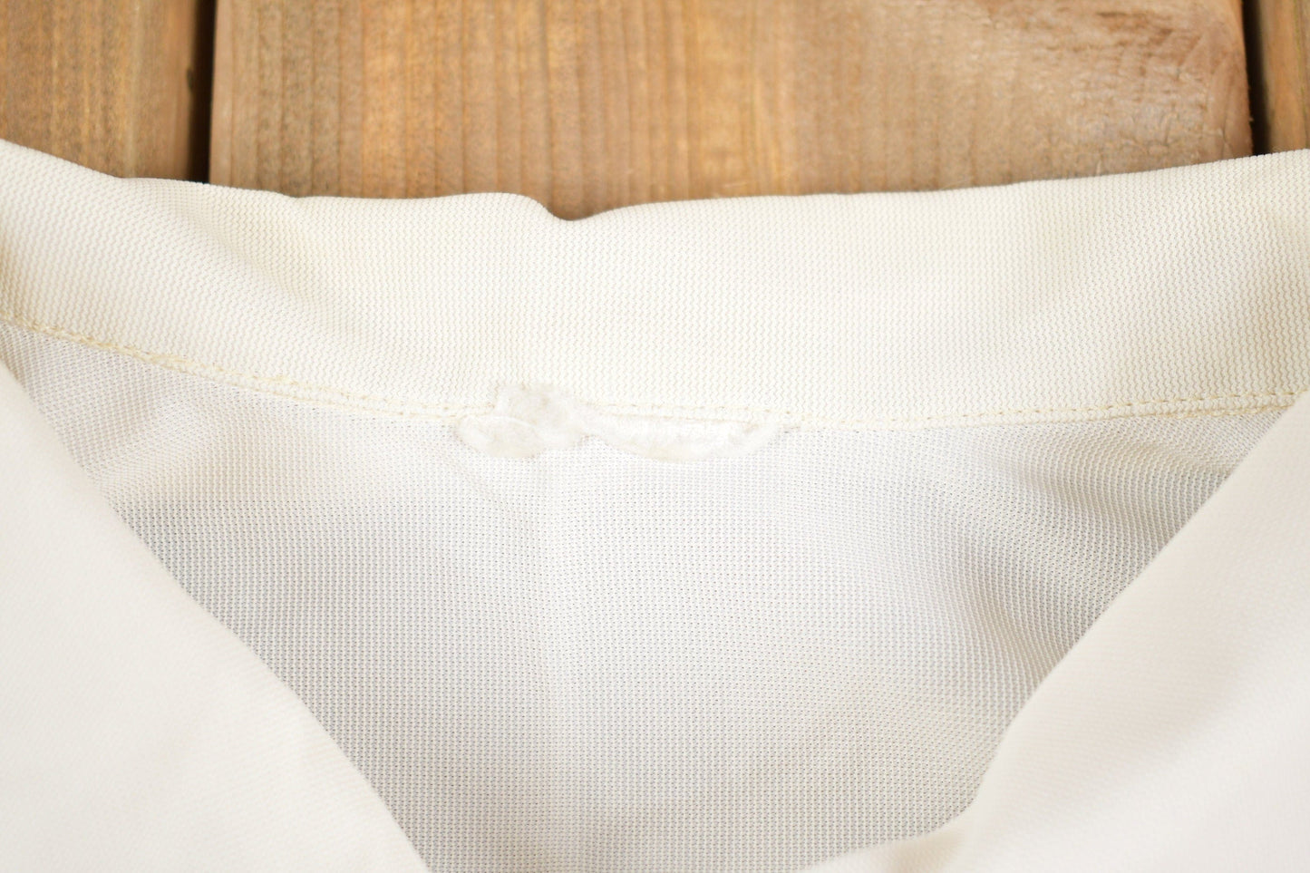 Vintage 1970s Chain stitched Cute Button Up Shirt Men's Medium from propervintagecanada