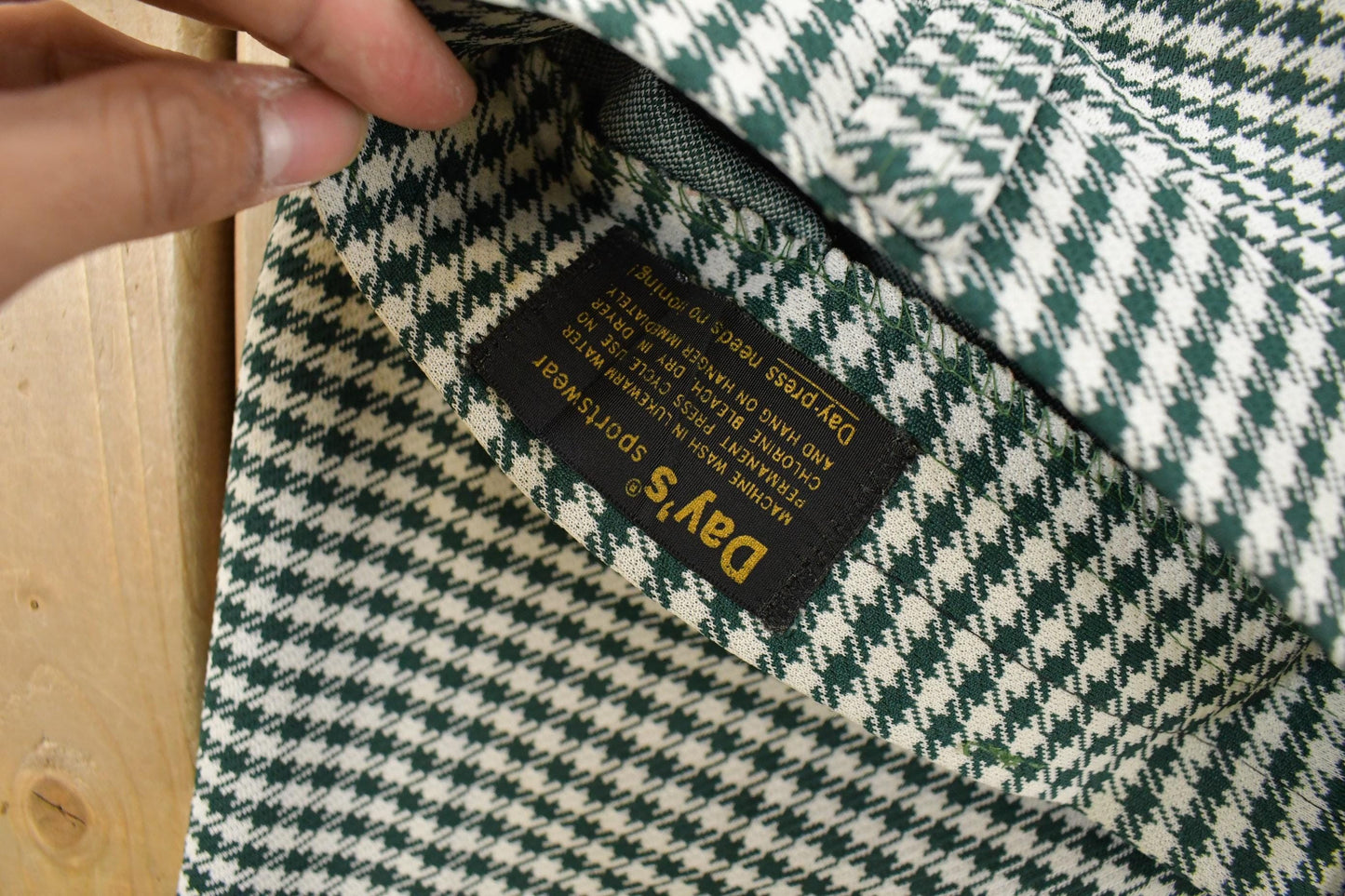 Vintage 1970s Day's Sportswear Checkered Bell Bottom Flare Trousers Women's 35 x 29 / True Vintage / Vintage Pants / Retro Style Pants from propervintagecanada