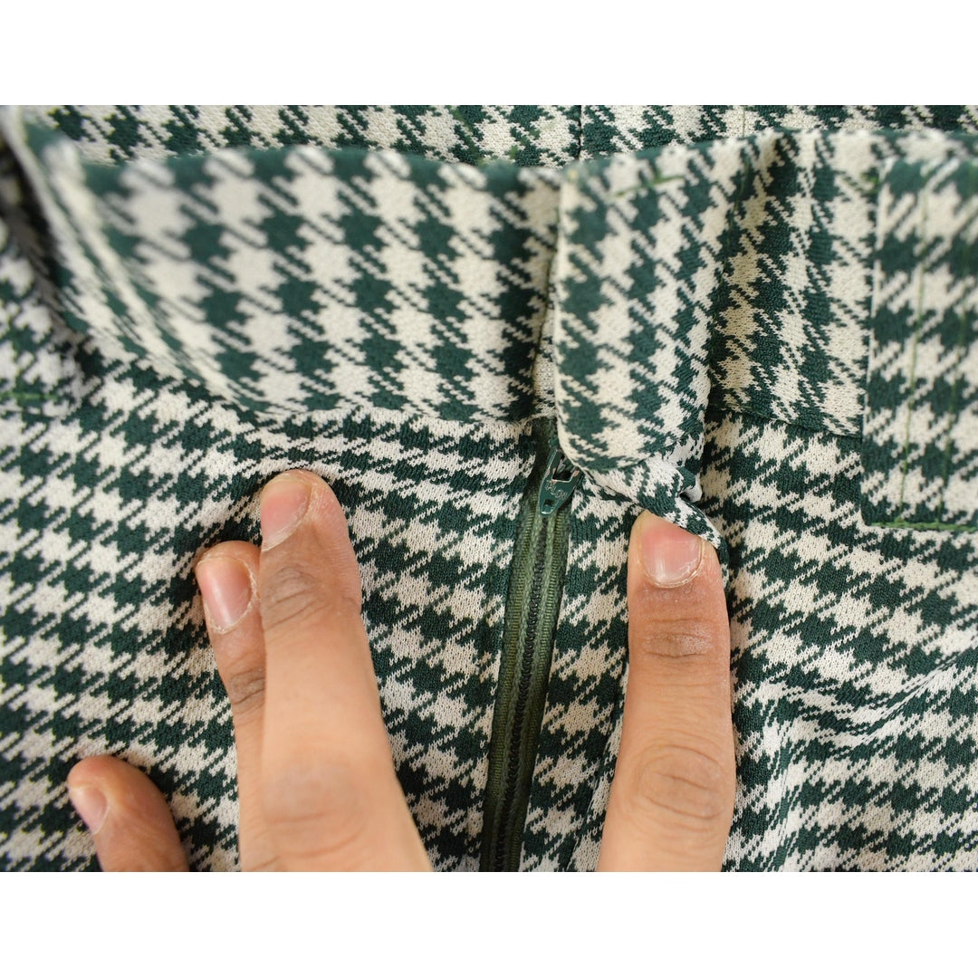 Vintage 1970s Day's Sportswear Checkered Bell Bottom Flare Trousers Women's 35 x 29 / True Vintage / Vintage Pants / Retro Style Pants from propervintagecanada
