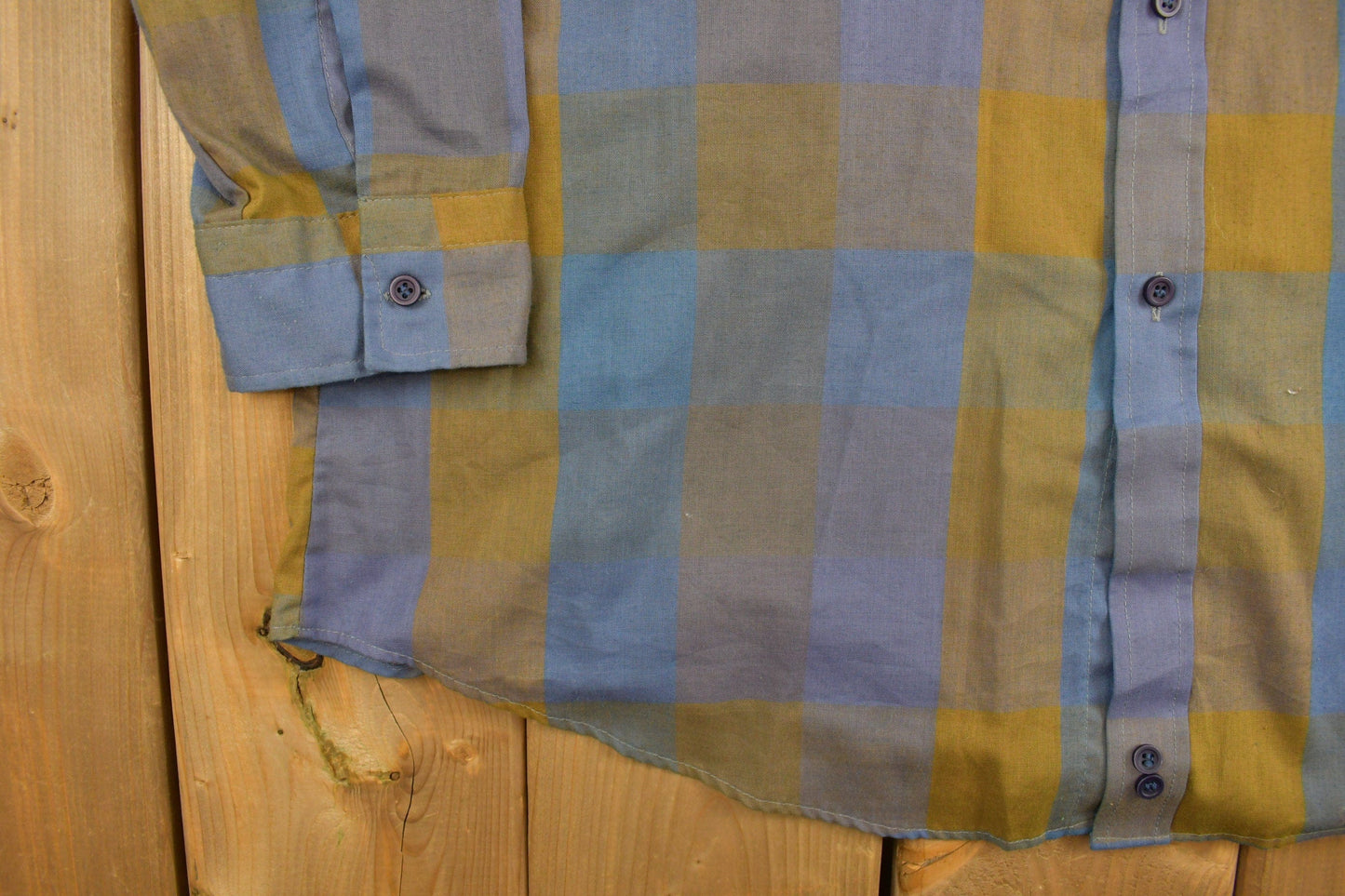 Vintage 1970s DeeCee Plaid Button-Up Shirt Men's XL from propervintagecanada