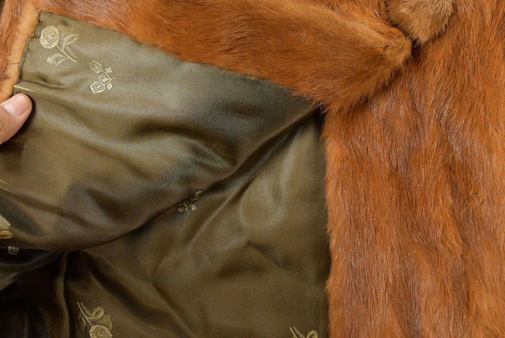 Vintage 1970s Eaton's Brown Mink Fur Coat Women's L from propervintagecanada