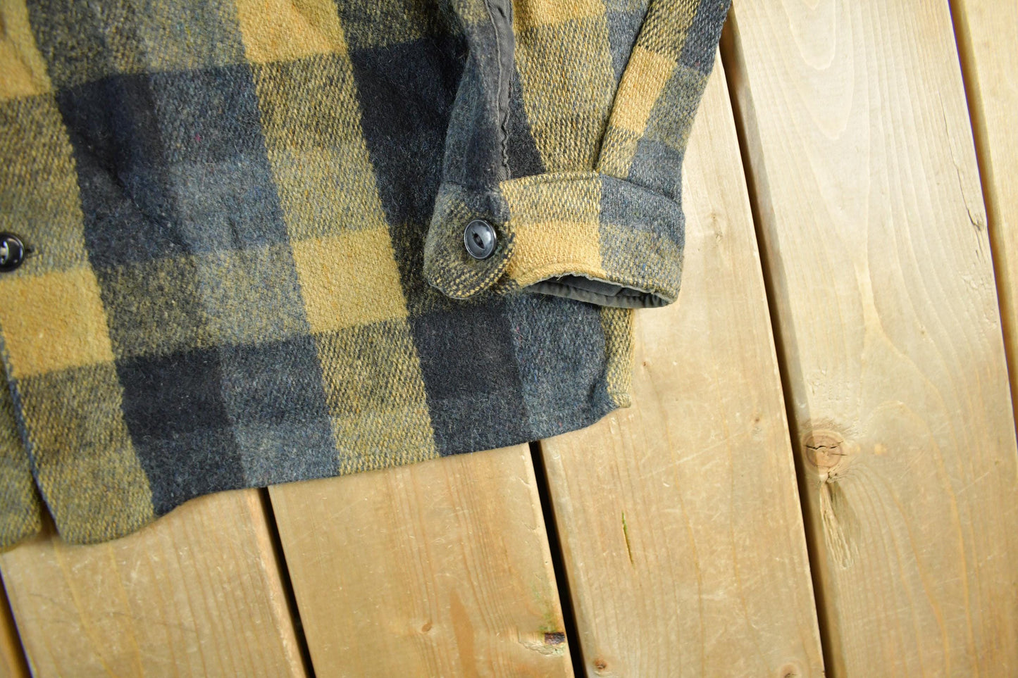 Vintage 1970s Humphrey Wool Flannel Shirt Jacket Men's Large from propervintagecanada