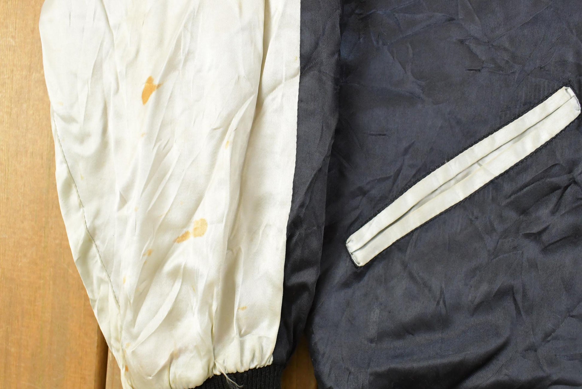 Vintage 1970s Japan Sukajan Souvenir Bomber Jacket Men's Medium from propervintagecanada