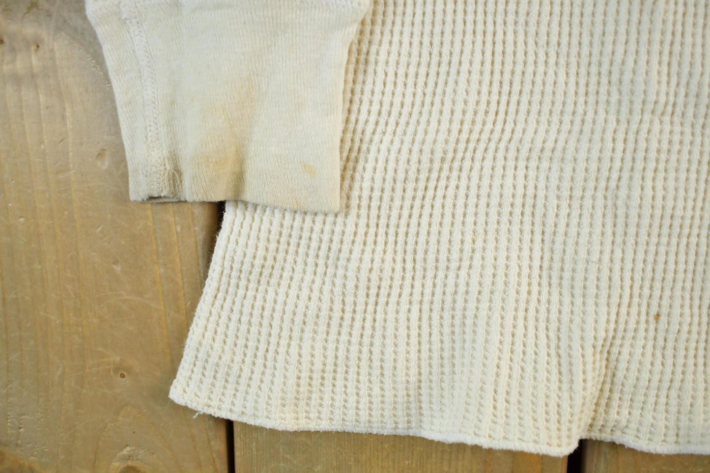 Vintage 1970s JE Morgan Waffle Thermal Long Sleeve Undershirt Men's M from propervintagecanada