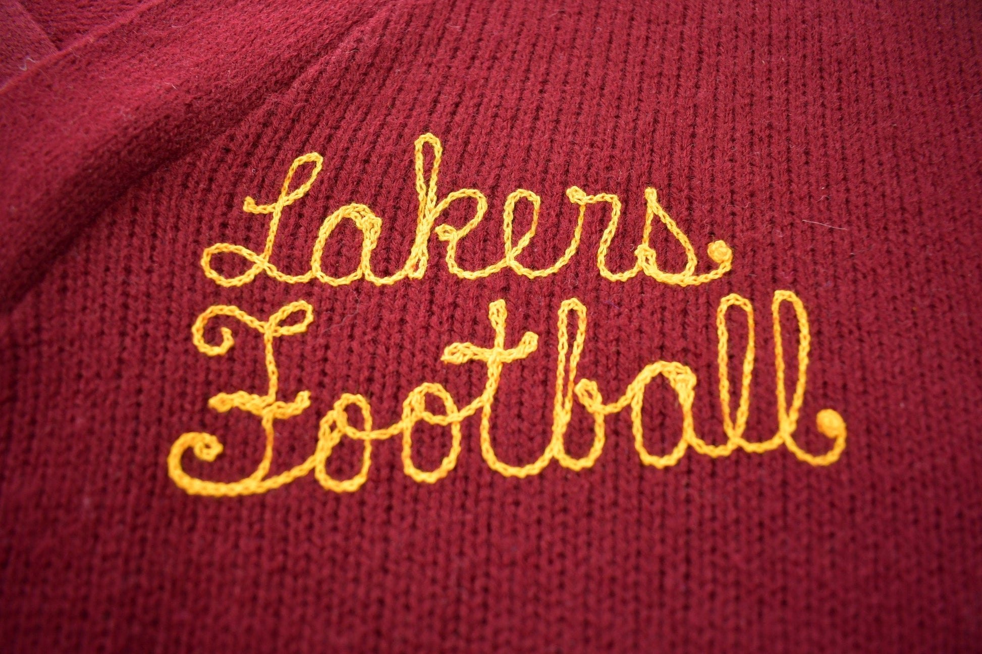 Vintage 1970s Lakers Football Knitted V-Neck Sweater Men's M from propervintagecanada