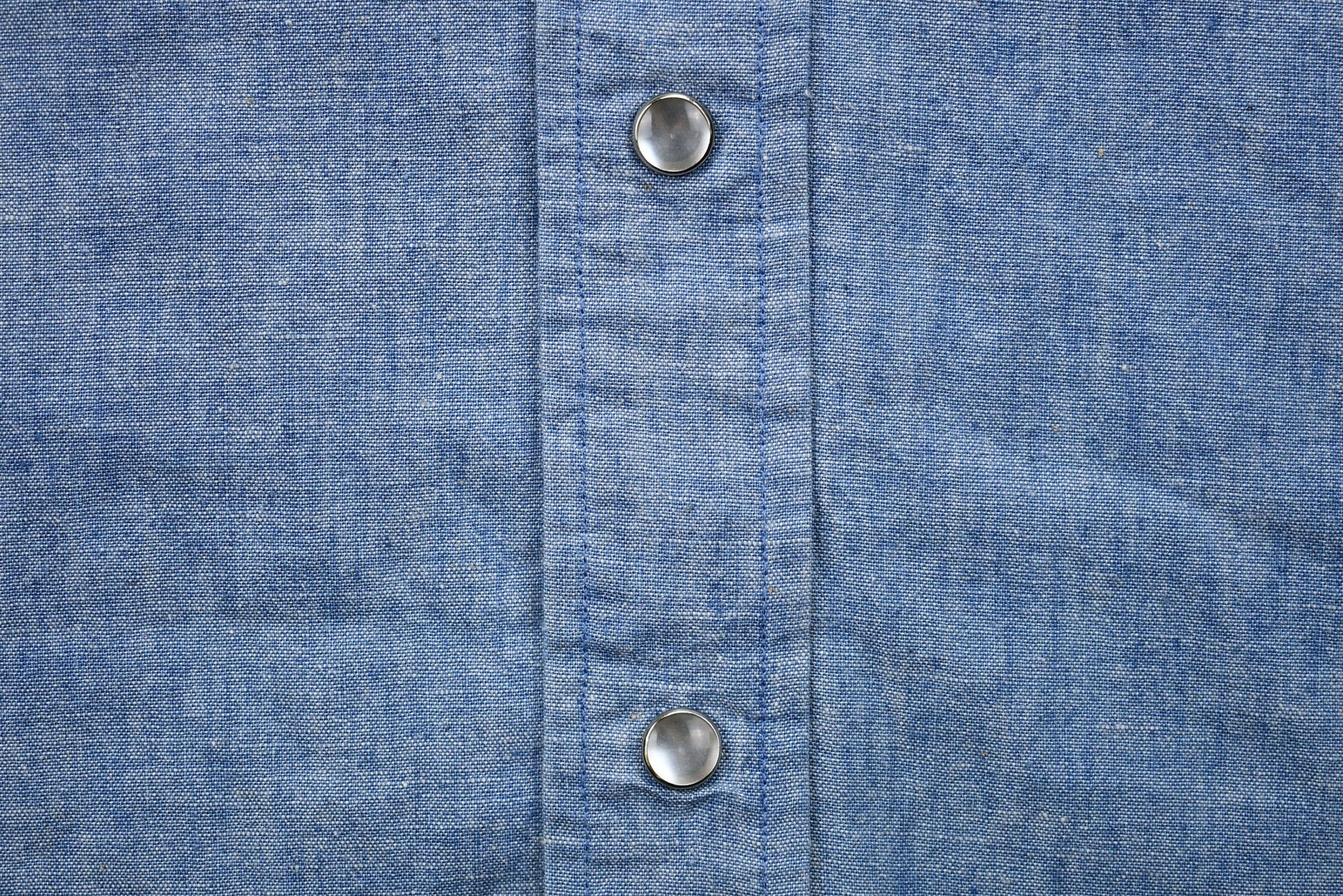 Vintage 1970s LEE Snap-Button Short Sleeve Denim Shirt Men's XS from propervintagecanada