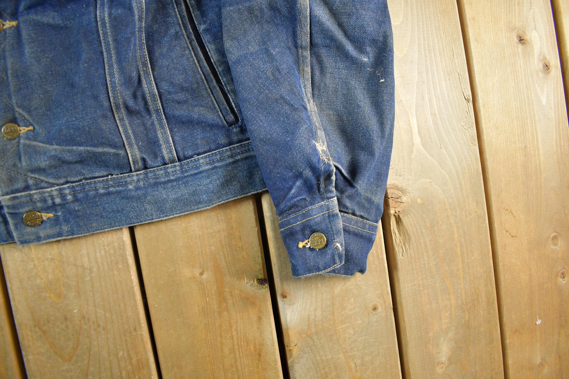 Vintage 1970s Lee Storm Riders Blanket Lined Denim Jean Trucker Jacket Men's Large from propervintagecanada