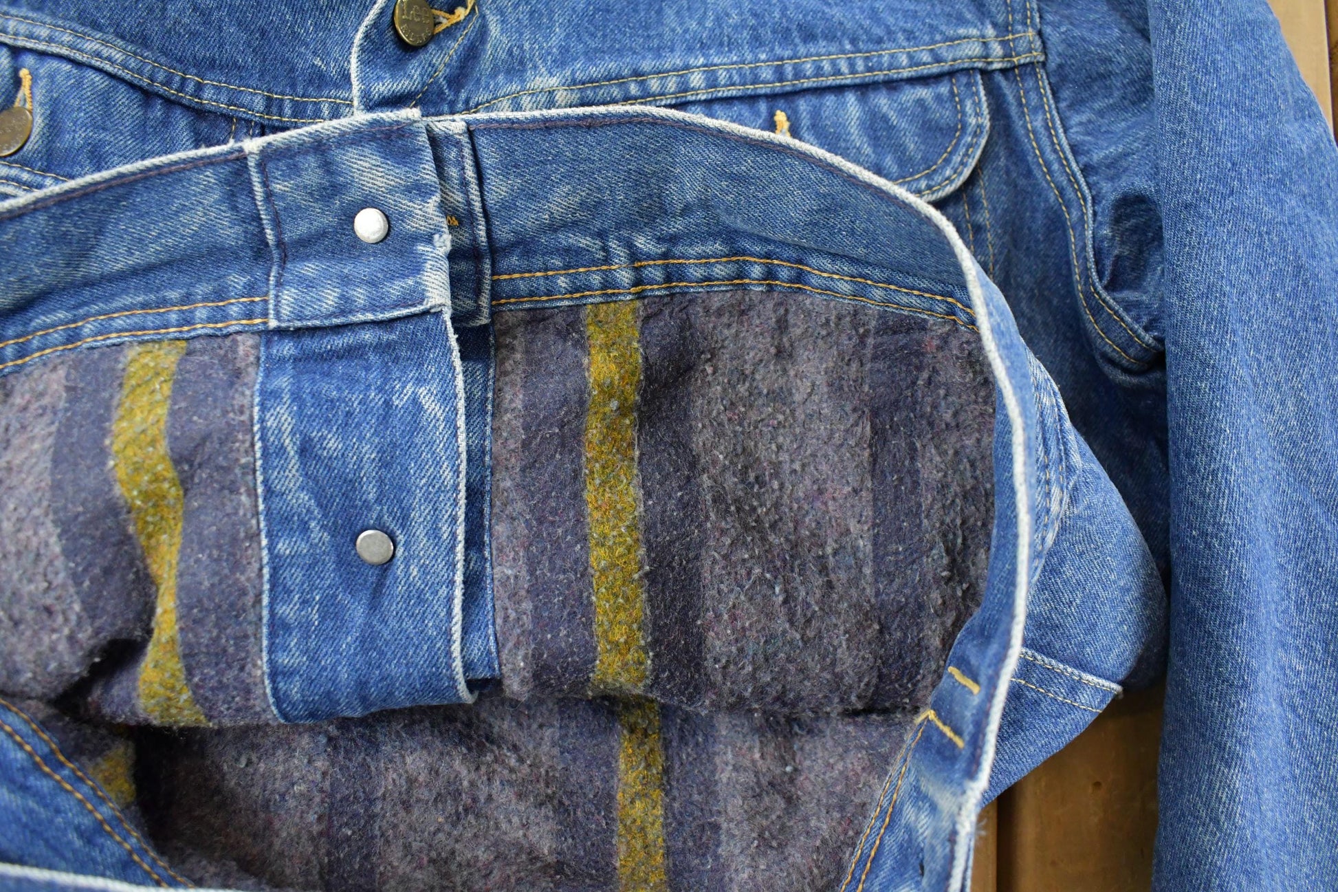 Vintage 1970s Lee Storm Riders Blanket Lined Denim Jean Trucker Jacket Men's Small from propervintagecanada