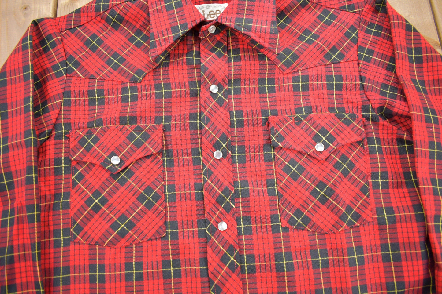 Vintage 1970s Lee Western Style Snap Button Flannel / True Vintage / Western Shirts / Made in USA / Cowboy Shirt / X Long Tails from propervintagecanada