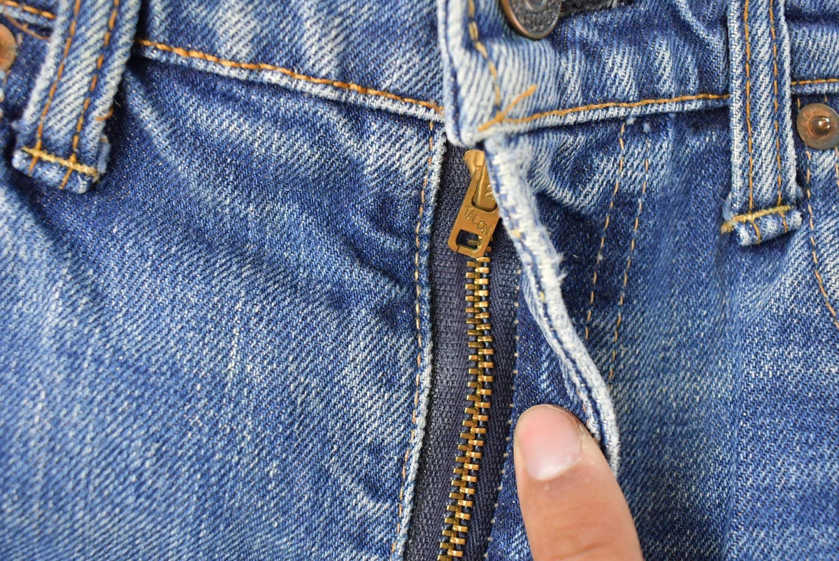 Vintage 1970s Levi's Single Stitch Regular Fit Denim Jeans Men's 31 x 33.5 from propervintagecanada