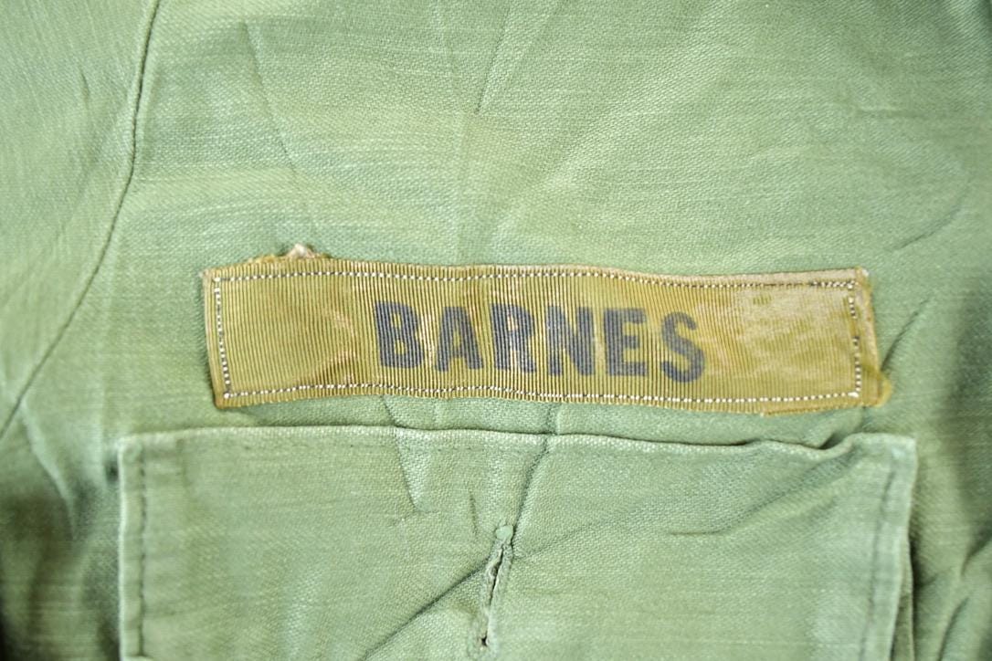 Vintage 1970s Military Button Up Shirt Mens L from propervintagecanada