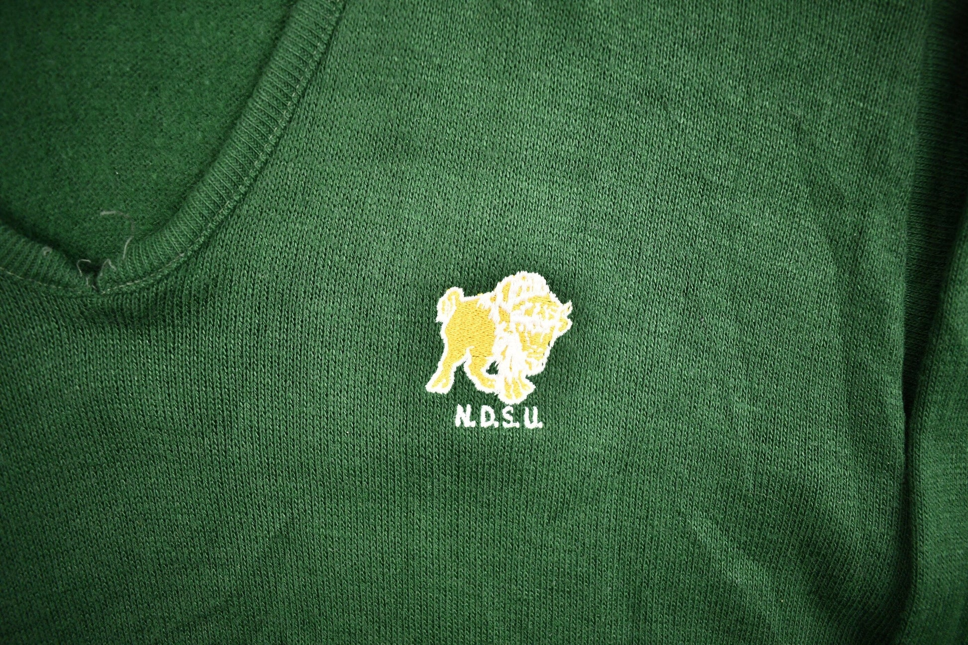 Vintage 1970s North Dakota State University Collegiate Sweater Men's Small from propervintagecanada