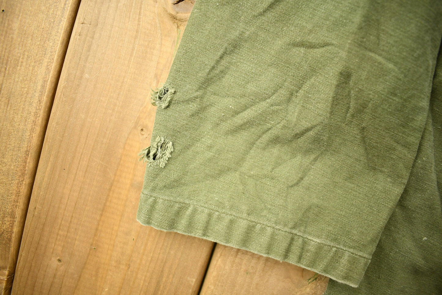 Vintage 1970s OG 107 Military Button Up Shirt Men's Medium from propervintagecanada