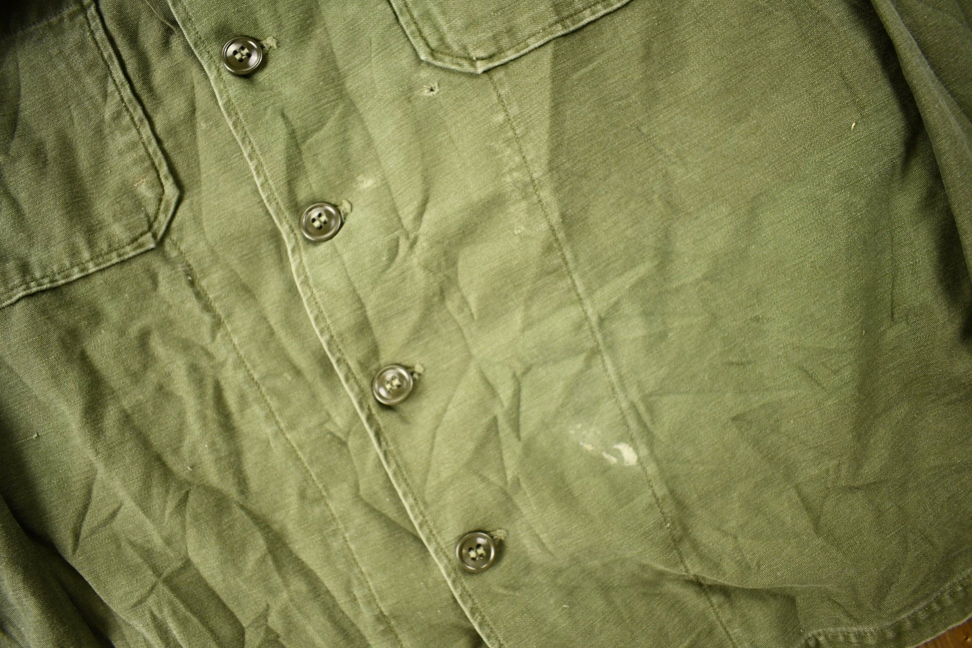 Vintage 1970s OG 107 Military Button Up Shirt Men's Medium from propervintagecanada