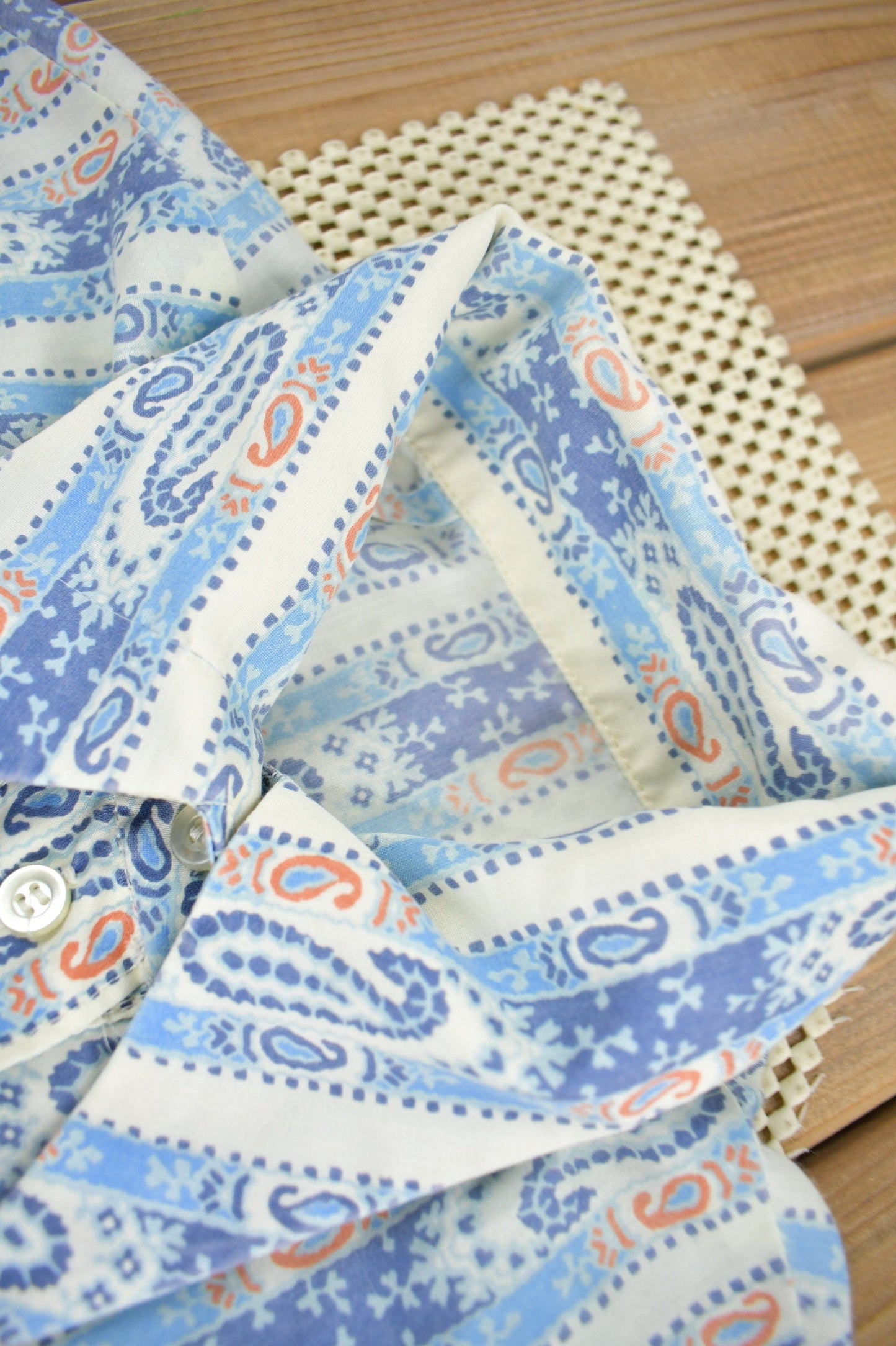 Vintage 1970s Paisley Theme Button Up ShirtMen's Medium from propervintagecanada