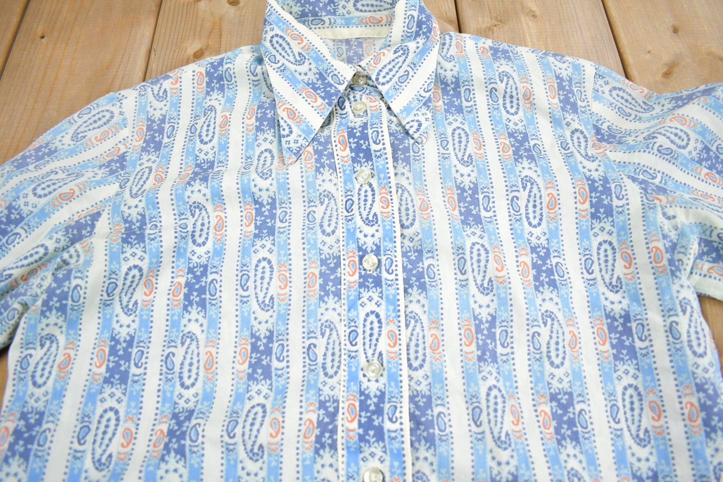 Vintage 1970s Paisley Theme Button Up ShirtMen's Medium from propervintagecanada