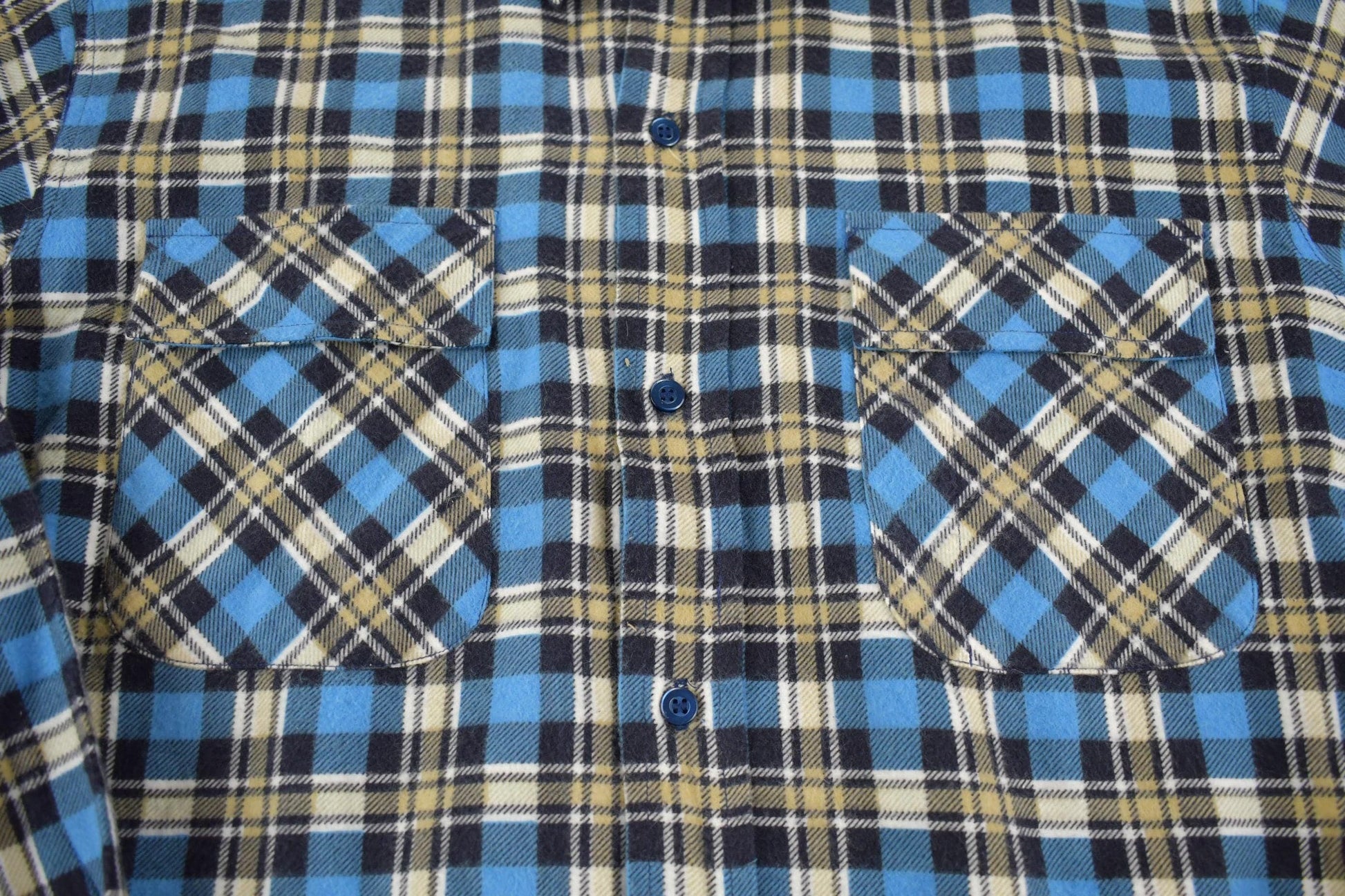 Vintage 1970s Plaid Button Up Flannel Shirt Men's L from propervintagecanada