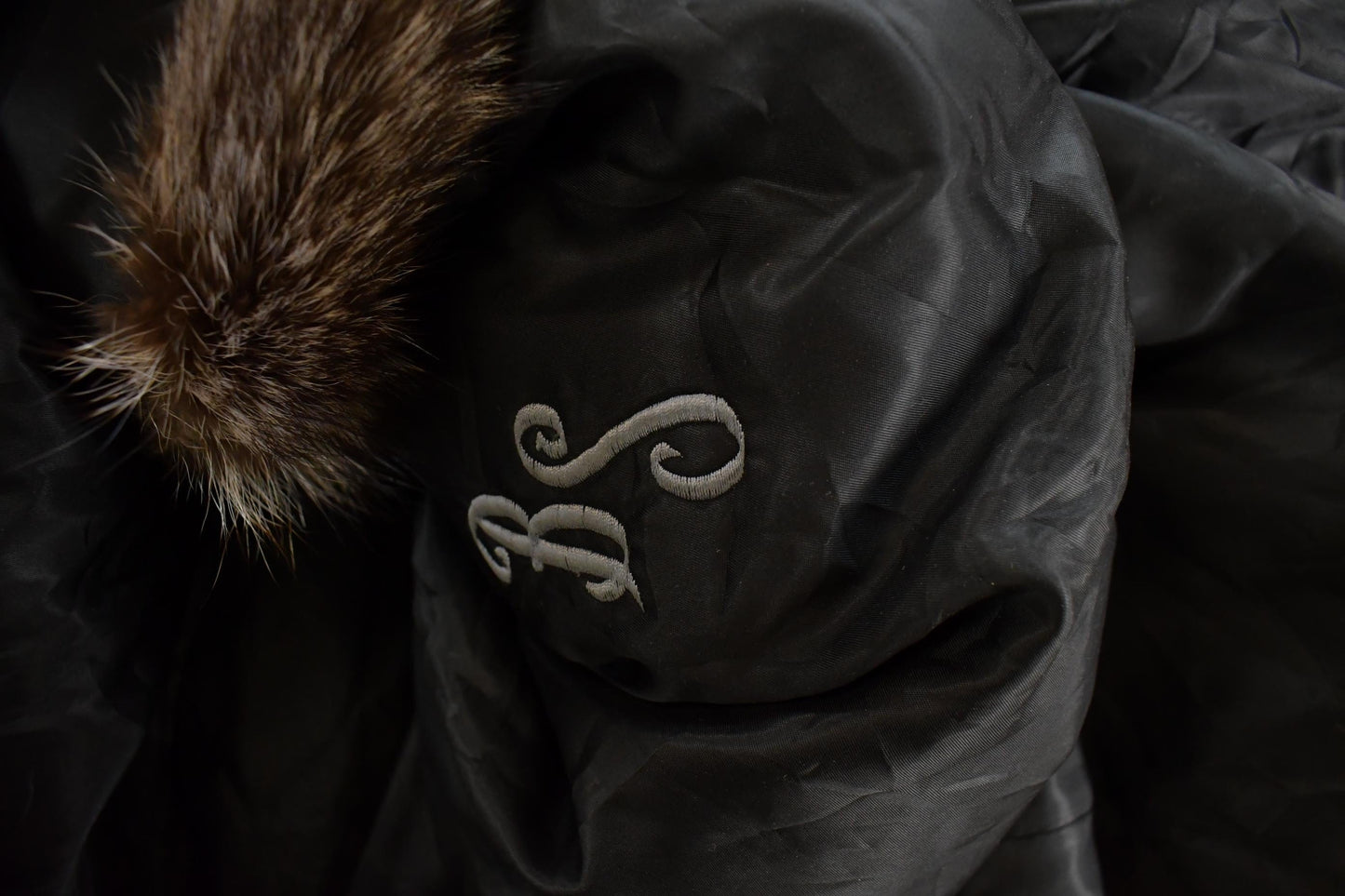 Vintage 1970s Ribneck Furs Fox Fur Coat Men's XL from propervintagecanada
