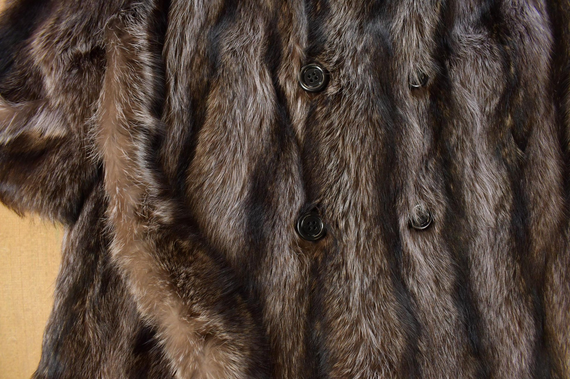 Vintage 1970s Ribneck Furs Fox Fur Coat Men's XL from propervintagecanada