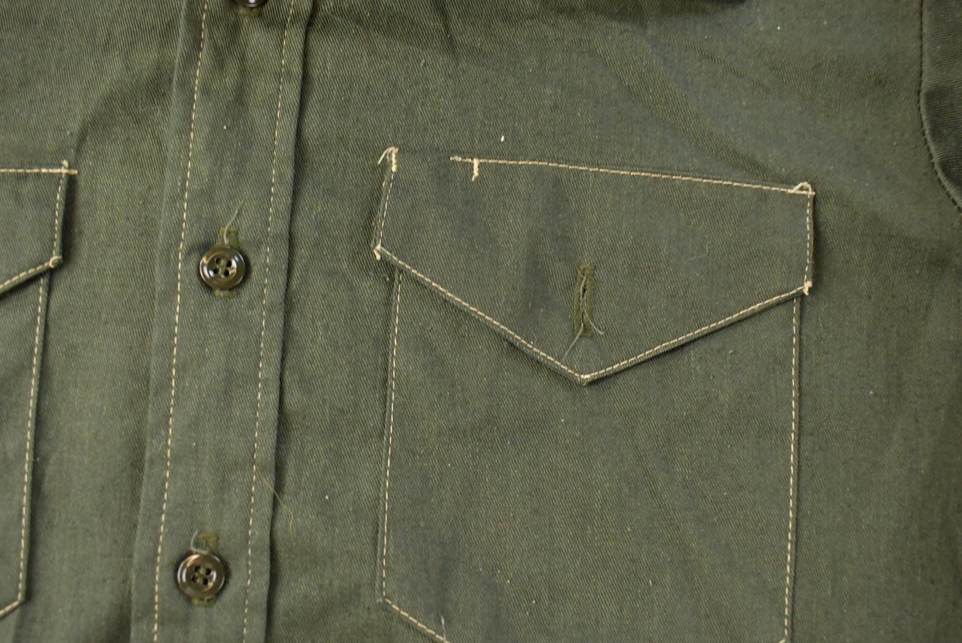 Vintage 1970s Rugged Work N Leisure Workwear Button Up Shirt Men's L from propervintagecanada