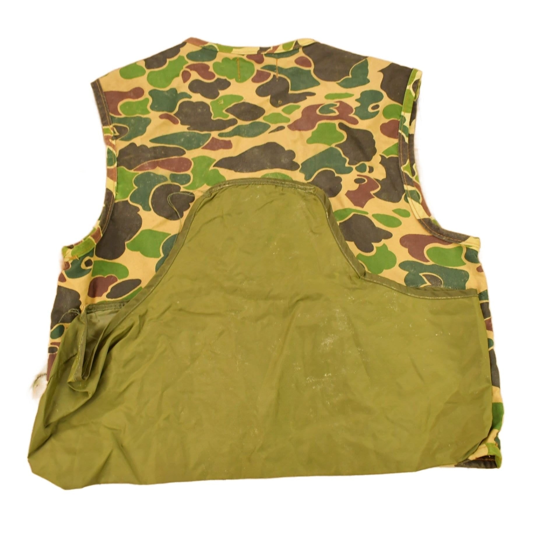 Vintage 1970s Saf T Bak Camo Hunting Vest Men's Medium from propervintagecanada
