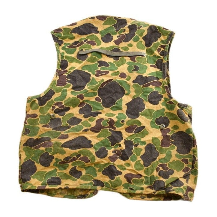 Vintage 1970s Saf T Bak Camo Hunting Vest Men's Medium from propervintagecanada