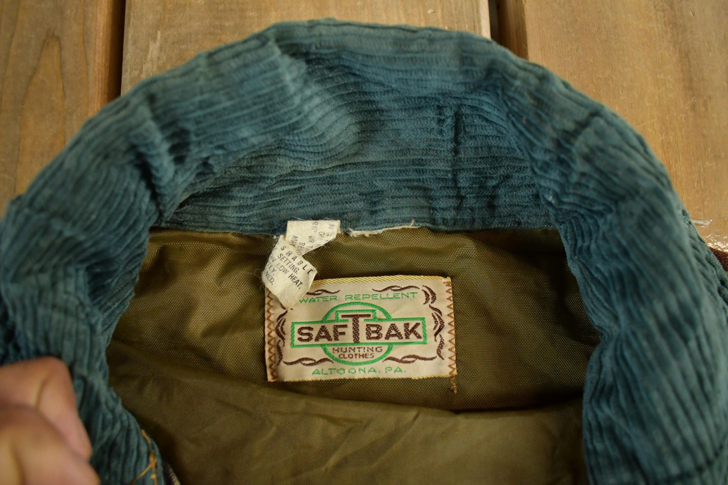 Vintage 1970s Saf T Bak Hunting Jacket Men's Large from propervintagecanada