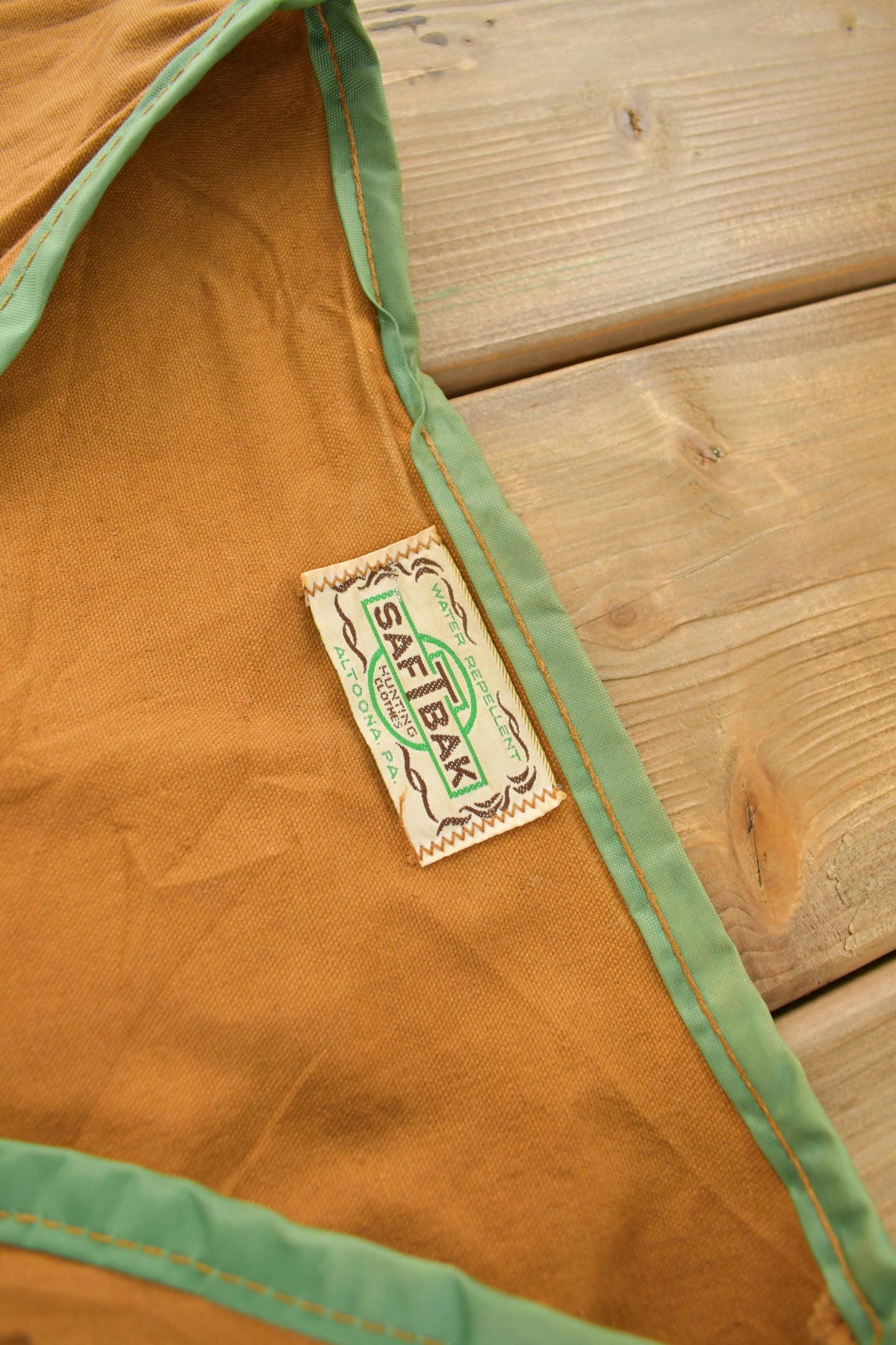 Vintage 1970s Saf T Bak Hunting Vest Men's Large from propervintagecanada