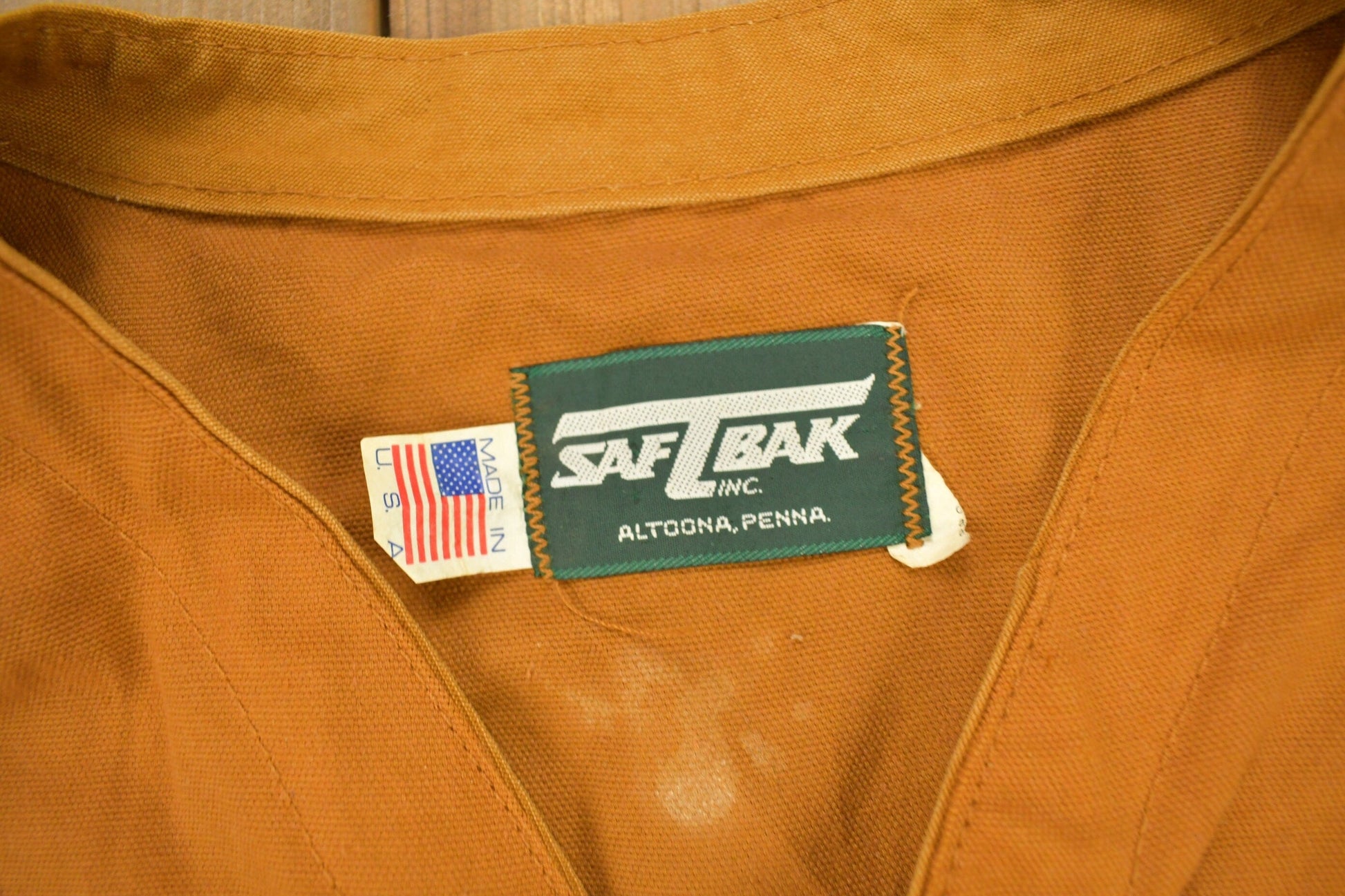 Vintage 1970s Saf T Bak Hunting Vest Men's S from propervintagecanada