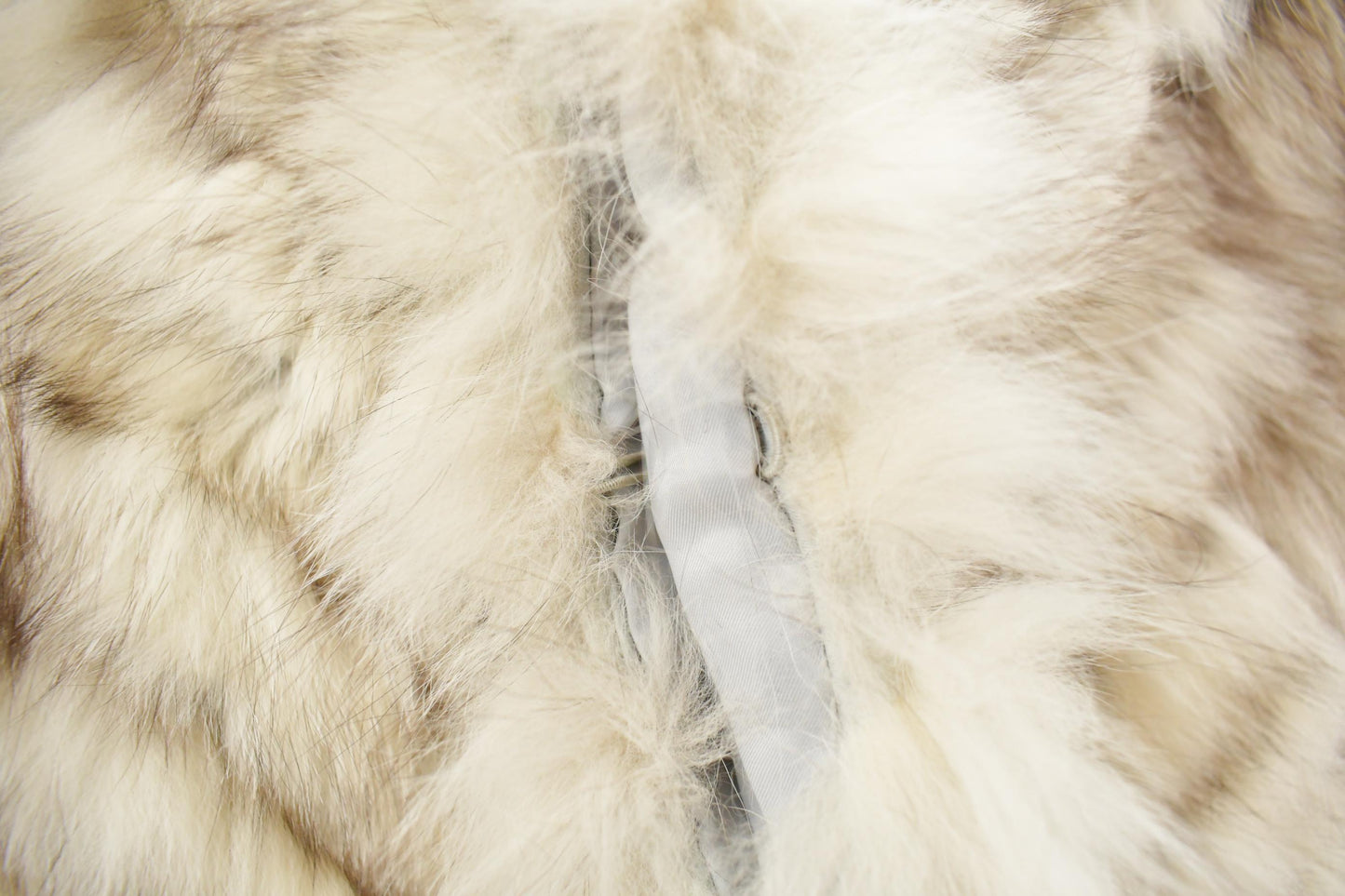 Vintage 1970s Saga Fox Arctic Fox Fur Coat Women's Medium from propervintagecanada