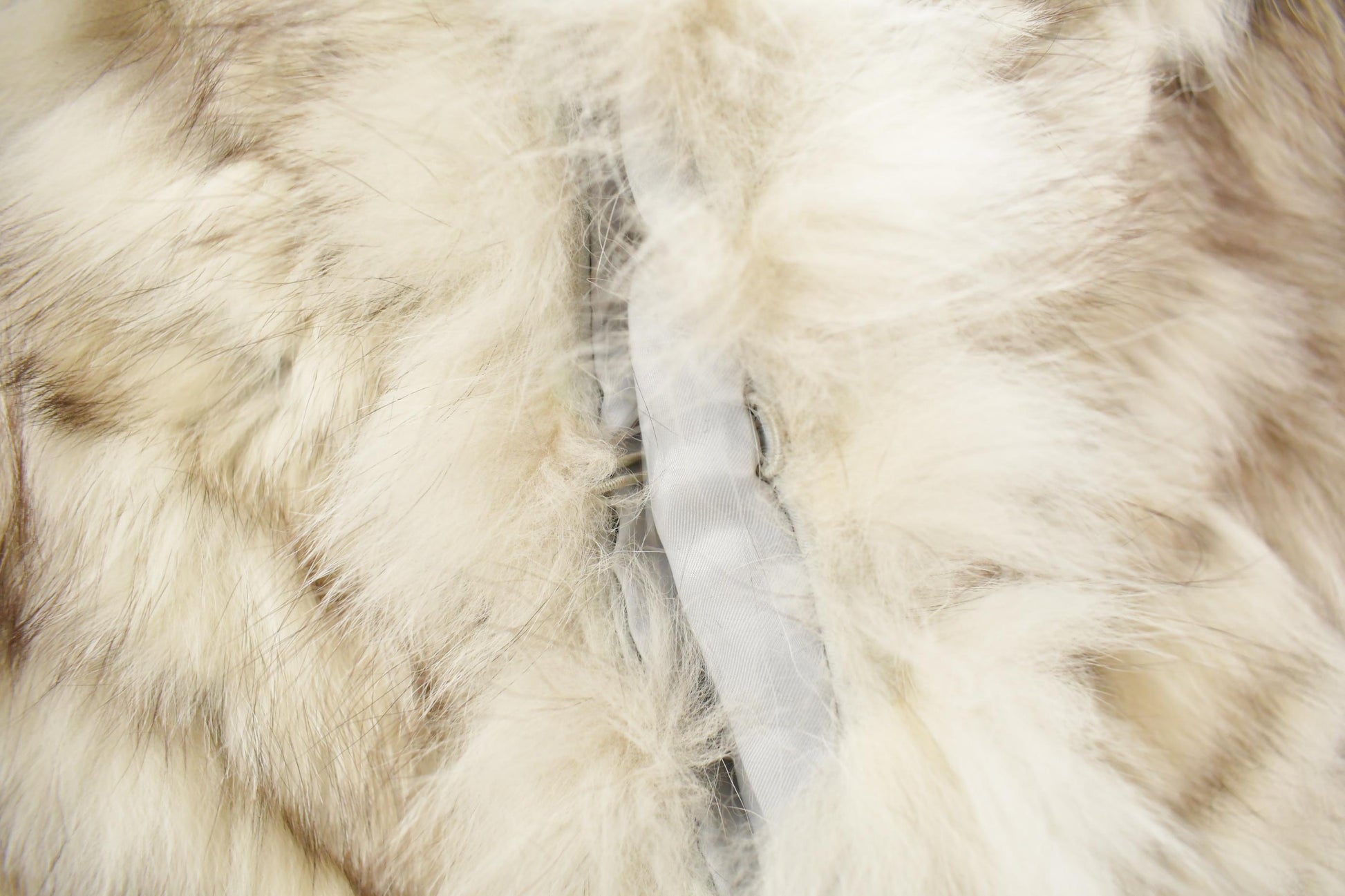 Vintage 1970s Saga Fox Arctic Fox Fur Coat Women's Medium from propervintagecanada