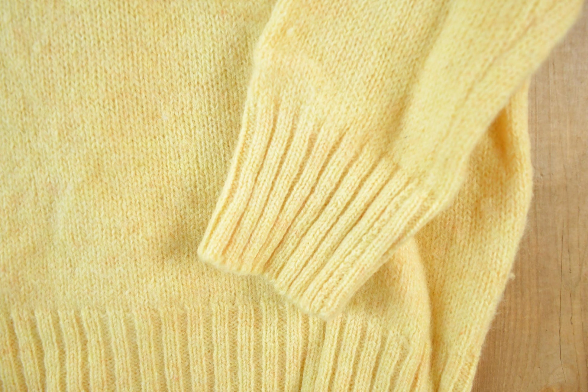Vintage 1970s Sears The Men's Store Pure Virgin Wool Knit Sweater Mens L from propervintagecanada