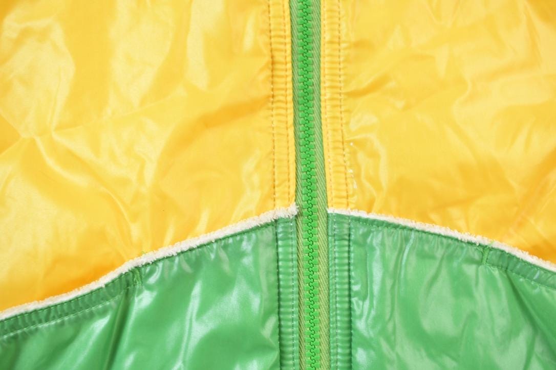 Vintage 1970s Silton Para Cloth Weather Wear Windbreaker Jacket Full Zip Jacket Men's Small from propervintagecanada