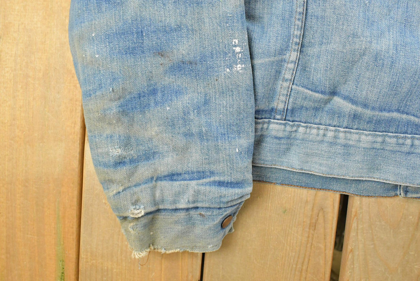 Vintage 1970s Thrashed Wrangler Sherpa Lined Denim Jean Jacket Men's 44 / Vintage Denim / 70s Western Wear / Distressed / True Vintage from propervintagecanada