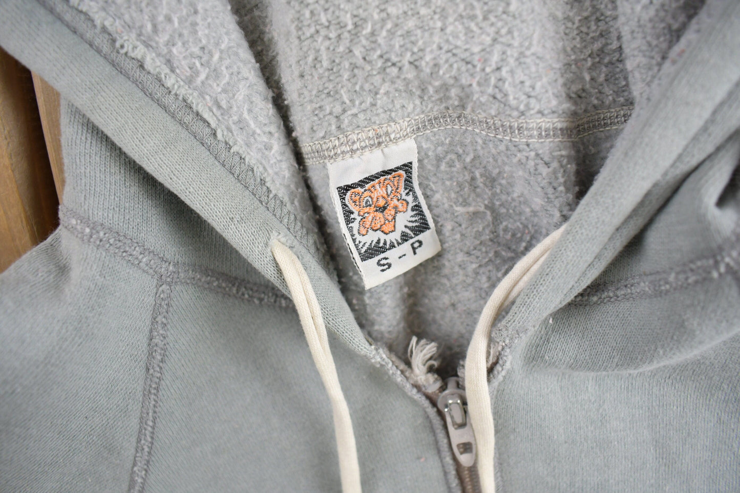 Vintage 1970s University of Toronto Collegiate Zip Up Hoodie Men's XS from propervintagecanada
