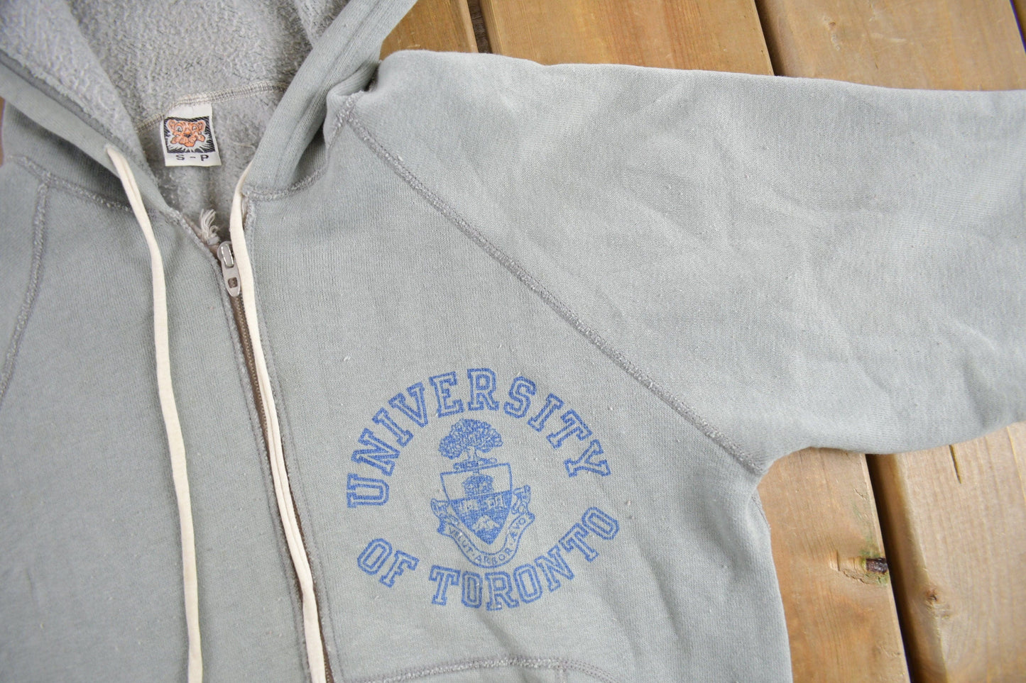 Vintage 1970s University of Toronto Collegiate Zip Up Hoodie Men's XS from propervintagecanada